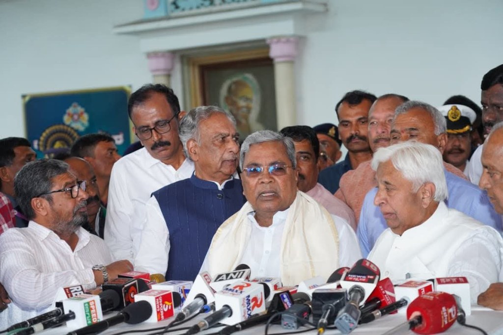 ರಾಜ್ಯಪಾಲರು ಸಂವಿಧಾನದ ವಿಧಿಗಳನ್ನು ಉಲ್ಲಂಘನೆ ಮಾಡಿದ್ದಾರೆ: ಮುಖ್ಯಮಂತ್ರಿ ಸಿದ್ದರಾಮಯ್ಯ